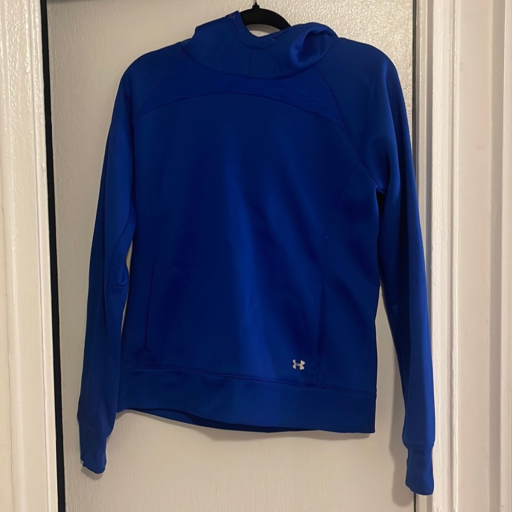Like new Under Armour Cold Gear hoodie
